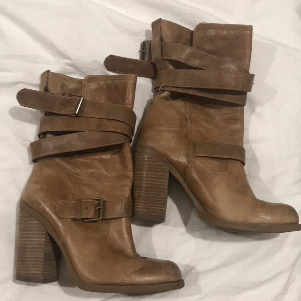 Jessica Simpson Heeled leather boots.